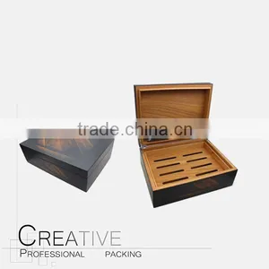 Matte Lacquer Spanish Cedar Cigar Humidor thumbnail-1