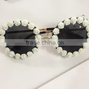 Diamond Flower Rim Vintage Party Beach Festival Frame Shades Round Sunglasses thumbnail-3