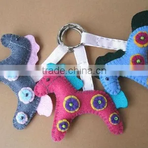 2017 Hot Wholesale Fashion Animal Key Ring Chinese Zodiac Design Decorative Polyester Mini Lovely Craft Felt Horse Keychain thumbnail-1