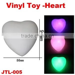 Vinyl Toys--Heart thumbnail-1