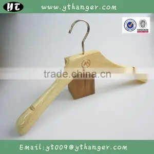 HA7063 Lotus Wood Notched Hanger Men Jackets Heavy Duty Hanger Supplier's Choice thumbnail-4