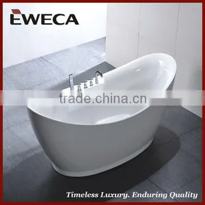 Freestanding Slipper Overflow Bath thumbnail-1