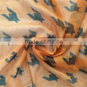Houndstooth Printed Viscose Scarf With Fringe thumbnail-5