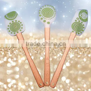 Kitchen Bakeware Kit 3 Pcs Set Colorful Silicone Rubber Spatula With Wooden Handle thumbnail-1