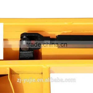 2 Tons Hydraulic Lift Pallet Trucks thumbnail-2