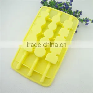 Funny Sugar-coated Berry Shaped 3 Cavity Silicone Ice Tray Mold With Sticks thumbnail-3