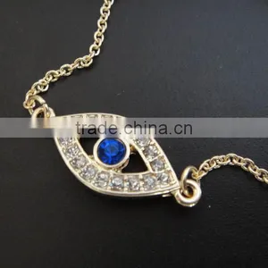 Rhinestone Paved Hamsa Hand Fatima Hand Evil Eye Charm Bracelet High Quality Goldfill Chain Bracelet thumbnail-5