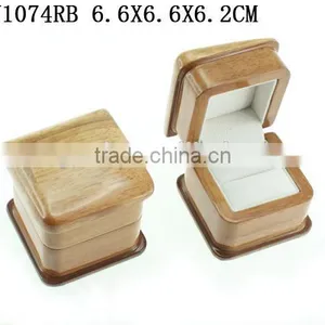 W1074RB Popular Varnish Wooden Jewelry Big Ring Box With Hinge thumbnail-1