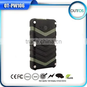 Dual-USB Waterproof Universal Best Power Bank For Smartphones With Flashlight thumbnail-3
