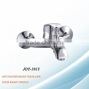 ECONOMIC BRASS BATH FAUCET thumbnail-1