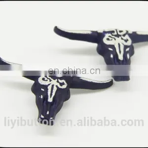 Decoration Painted Color Metal Garment Label, Nice Quality With OX-head Logo Zinc Alloy Garment Label thumbnail-1