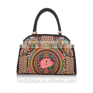 2016 Hot Sell Woman Fashion Handbag With Wooden Beads Bag Embroidery Handbag Vanity thumbnail-4