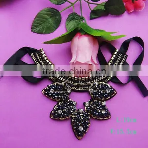 2015 Hot Sell New Fashion Lace Crystal Beaded Neck Trim for Women thumbnail-1