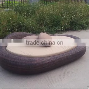 Outdoor Furniture Beach Side Sun Bed Waterproof Rattan Daybed thumbnail-3