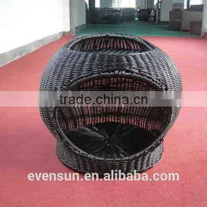 Durable Wicker Cat House thumbnail-1