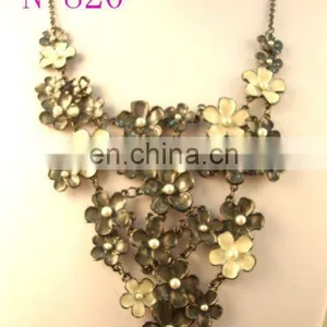 Necklace thumbnail-1