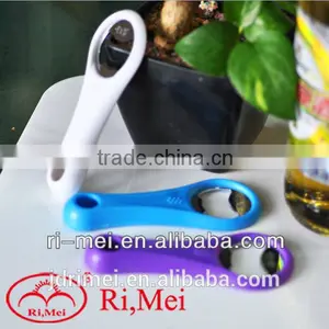 New Designed Beer Bottle Opener With Plastic Handle 1030 thumbnail-3
