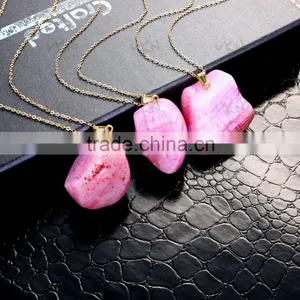 Charm Pink Cyrstal Diffuser Necklace Wholesale thumbnail-3