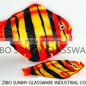 Free Happy Tropical Fish Plate Glass thumbnail-2
