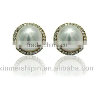 Fashion Pearl Earrings thumbnail-1