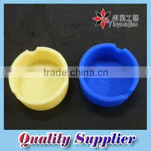 Round Silicone Ashtray thumbnail-1