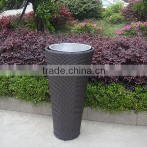 Round Shape Rattan Flower Pot With Plastic Inner thumbnail-1