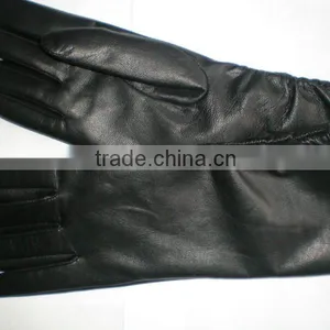 Woman's Glave thumbnail-1