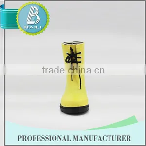 China Manufacturer Low Price Removable Golf Rain Boots thumbnail-2