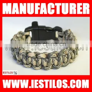 Camo Paracord Survival Bracelet With Whistle Buckle thumbnail-1