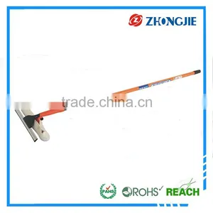 China Wholesale Merchandise Window Squeegee With Sprayer thumbnail-1