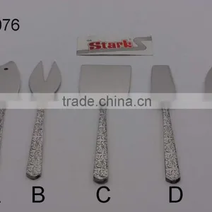 METAL CUTLERY SET thumbnail-1