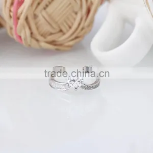 925 Sterling Silver Classic Prong Round Cut Flower Ring With Zircon thumbnail-5