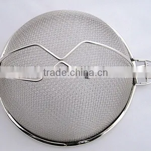 Double Mesh Strainer With Round Wooden Handle thumbnail-3