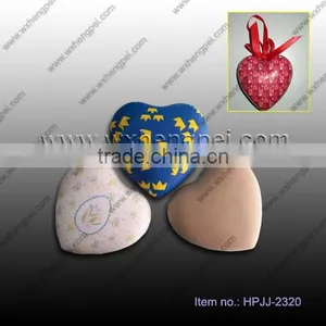 Colorful Heart-shaped Festival Candy Box thumbnail-1