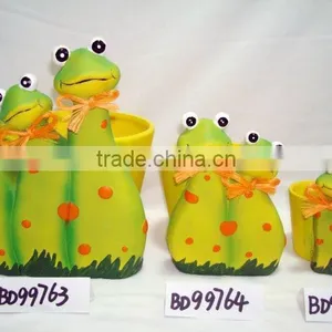Ceramic Frog Flower Pot thumbnail-1