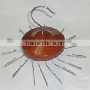 Rotative Wooden Tie Hanger thumbnail-1