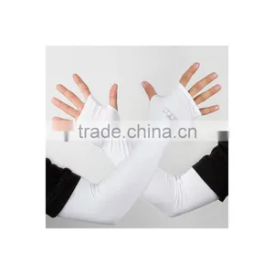Anti-Slip Grip Stretch Outdoor Sport UV Sun Protection Full Arm Cover With Thumb Hole Arm Sleeve thumbnail-1