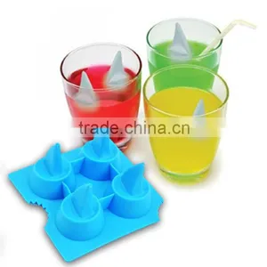 100% Food Grade Novelty Shark Fin Custom Silicone Ice Cube Tray thumbnail-1