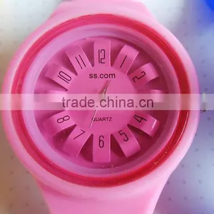 Chrysanthemum Dial Fashion Sport Silicone Rubber Quartz Sport Wristband Watch thumbnail-1
