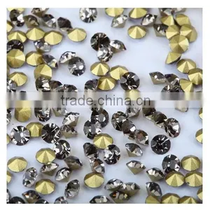 Black Diamond Pointback Glass Beads thumbnail-1