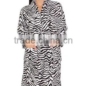Women Wholesale Coral Fleece Microfiber Leopard Bathrobe thumbnail-1