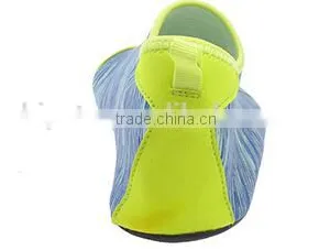 Women and Men Quick Drying Aqua Water Shoes thumbnail-4