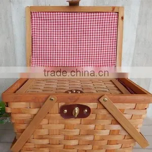 Outdoor Picnic Basket With Cloth Liner and Handles thumbnail-1