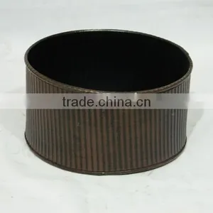 Iron Planter thumbnail-1
