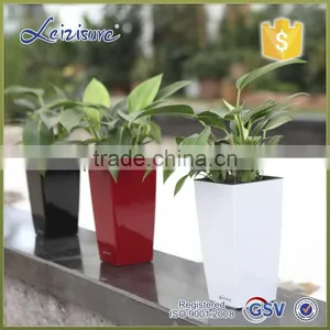 Made in China Round Baking Finish Self-watering Planters thumbnail-3