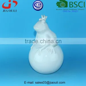 BSCI Audit Factory EASTER Gifts Ceramic Cute Frog Prince on Ball Figurines, Novelty Frog Figurine thumbnail-6
