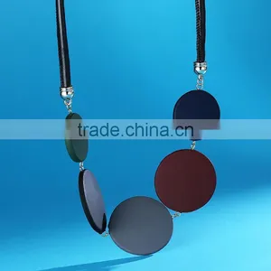 Korean Colorful Rubber Round Disc Linked Pendant Necklace Popular Geometric Choker Necklace Women Leather Necklace thumbnail-1