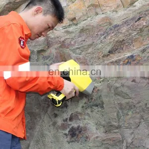 TrueX 800 Handheld Alloy Spectrometer XRF Portable Gold Analyzer X-Ray Spectrometer thumbnail-5