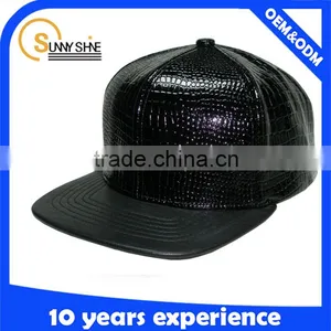 Wholesale Custom-made Leather 6 Panel Plain Snapback Cap thumbnail-2