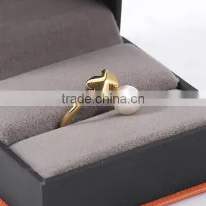 China Wholesale Touch Love Fashion Stainless Steel Teddy Bear Pearl Elegant Women Ring thumbnail-4